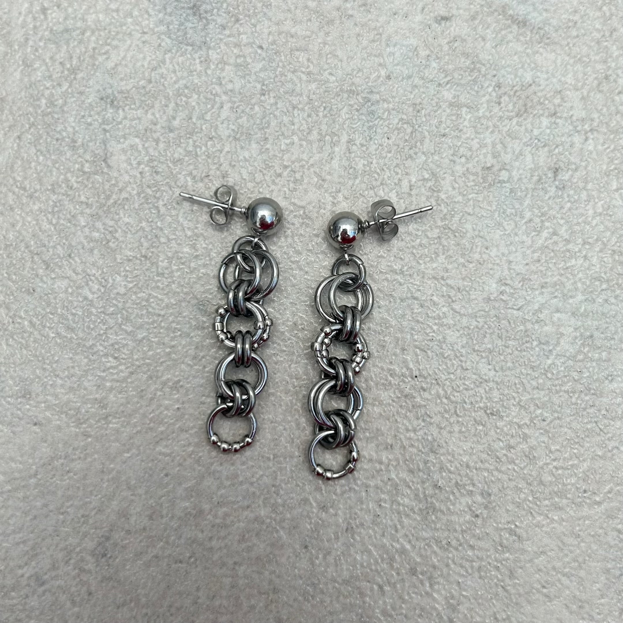 Chainmail studs
