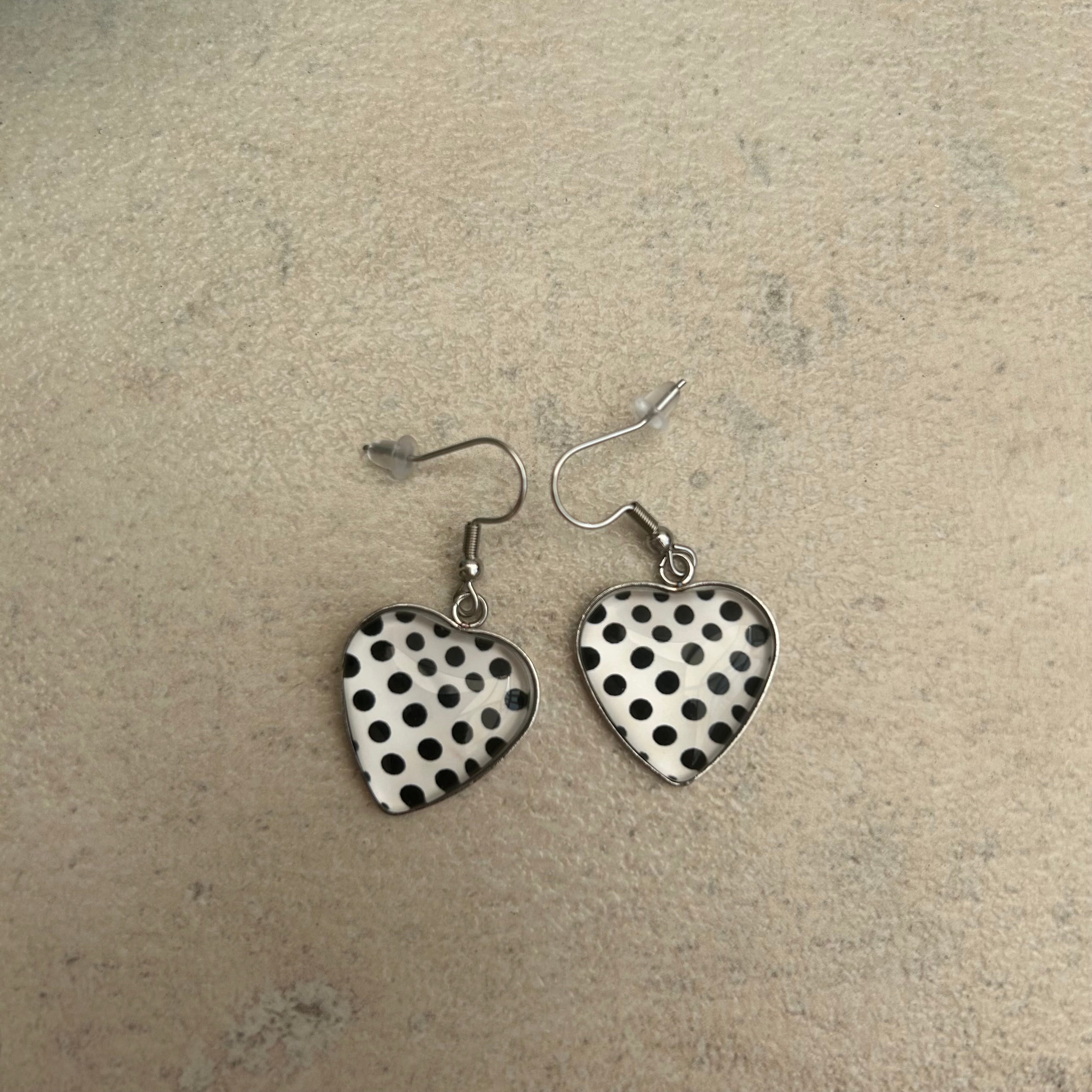 White and black polka dot resin heart earrings