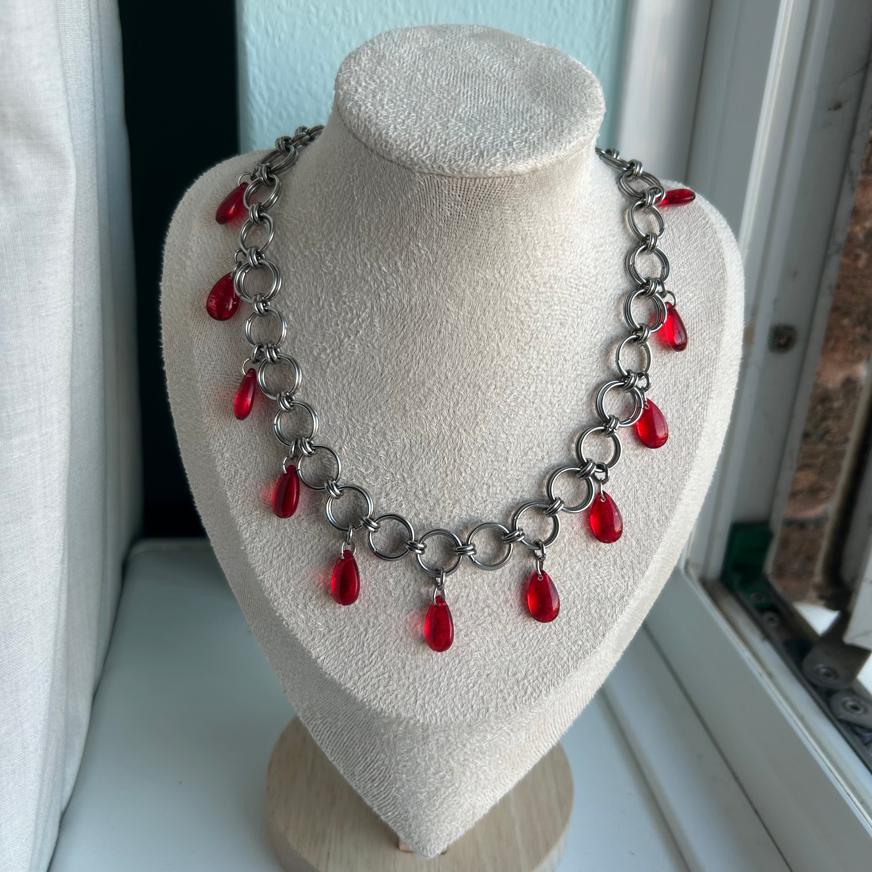 Chainmail stainless steel red droplet necklace