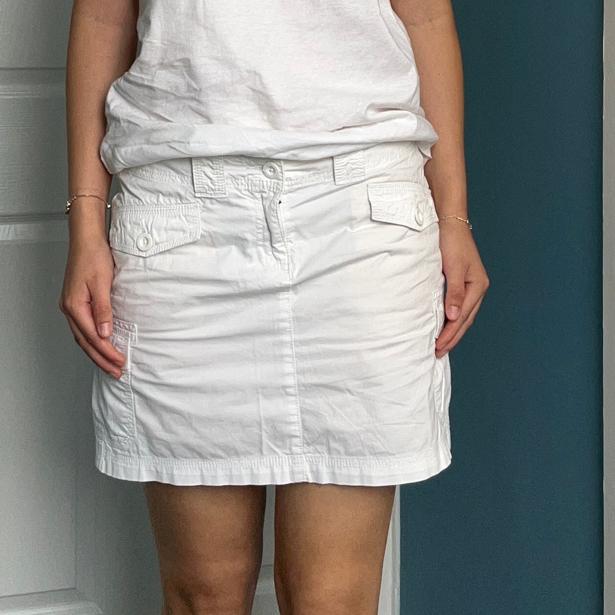 Vintage Gap white mini cargo style skirt