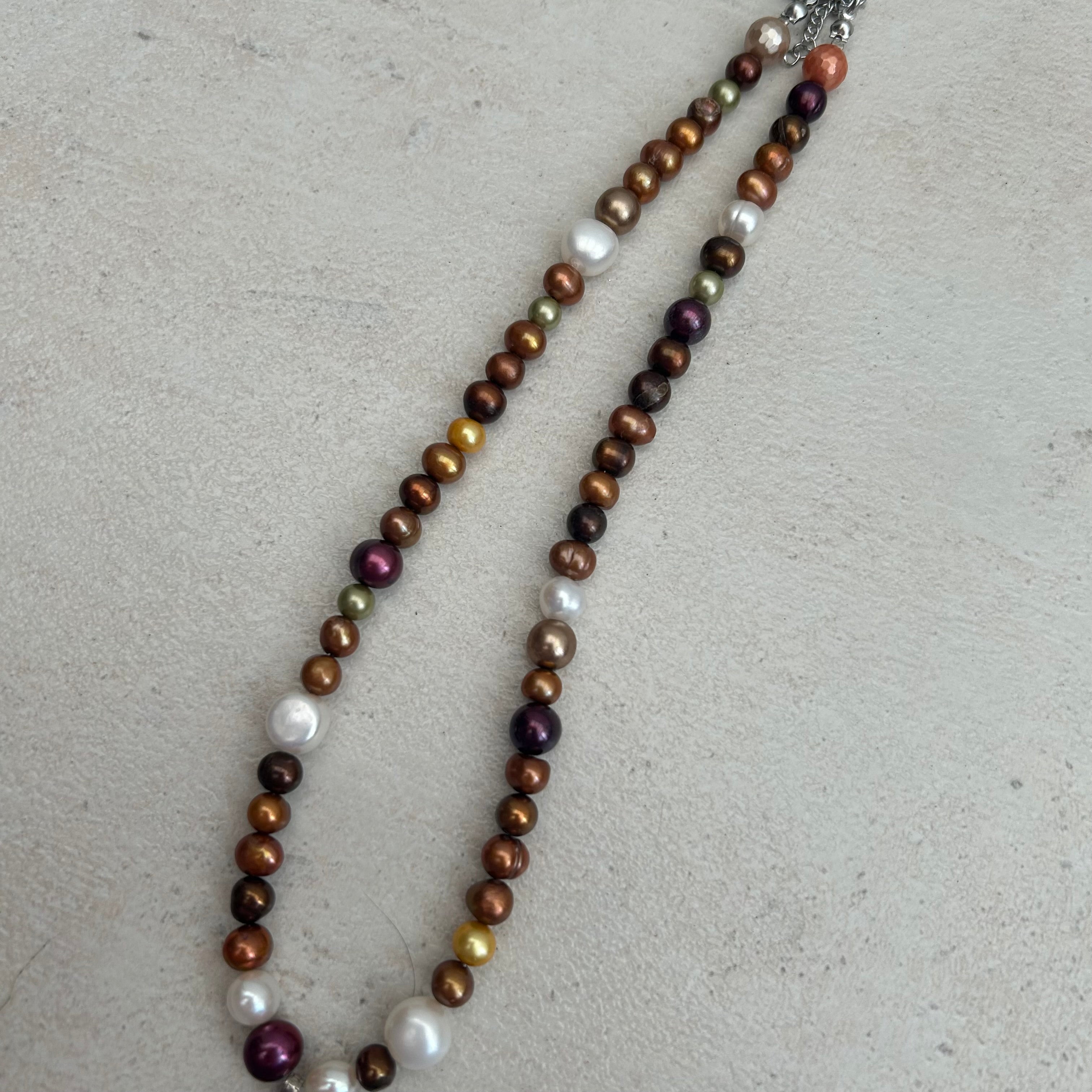 Mona Lisa antique pendant freshwater pearl necklace