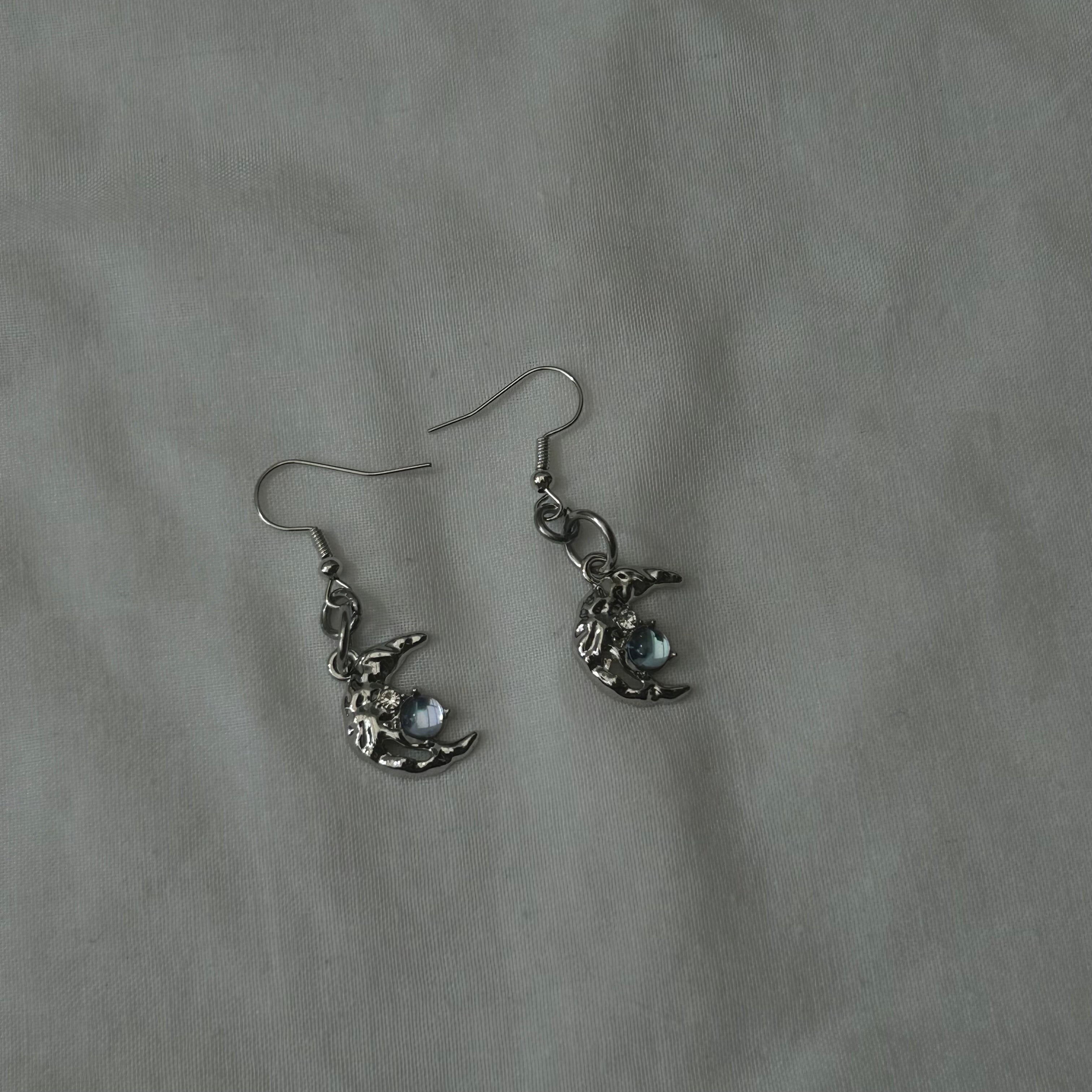 Silver crescent moon earrings