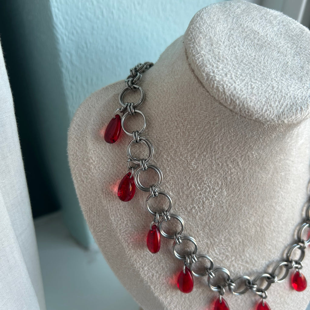 Chainmail stainless steel red droplet necklace