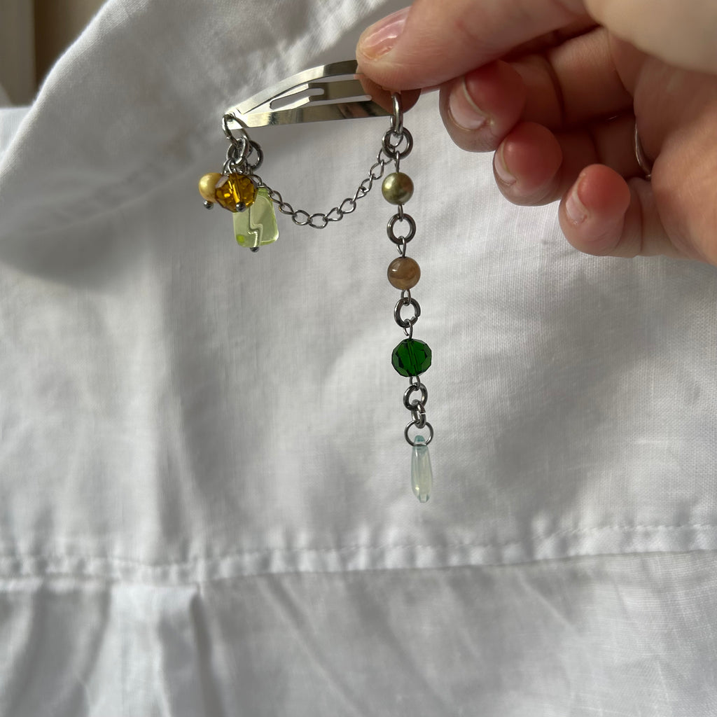 Beaded silver hairclip