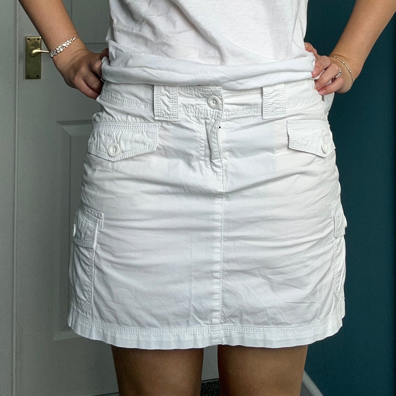 Vintage Gap white mini cargo style skirt