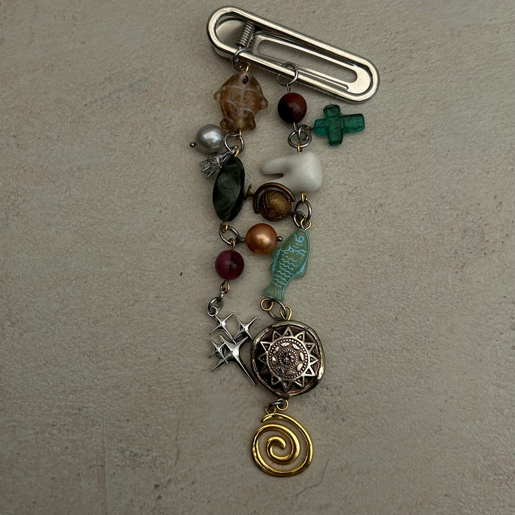 Cluster clutter hair clip