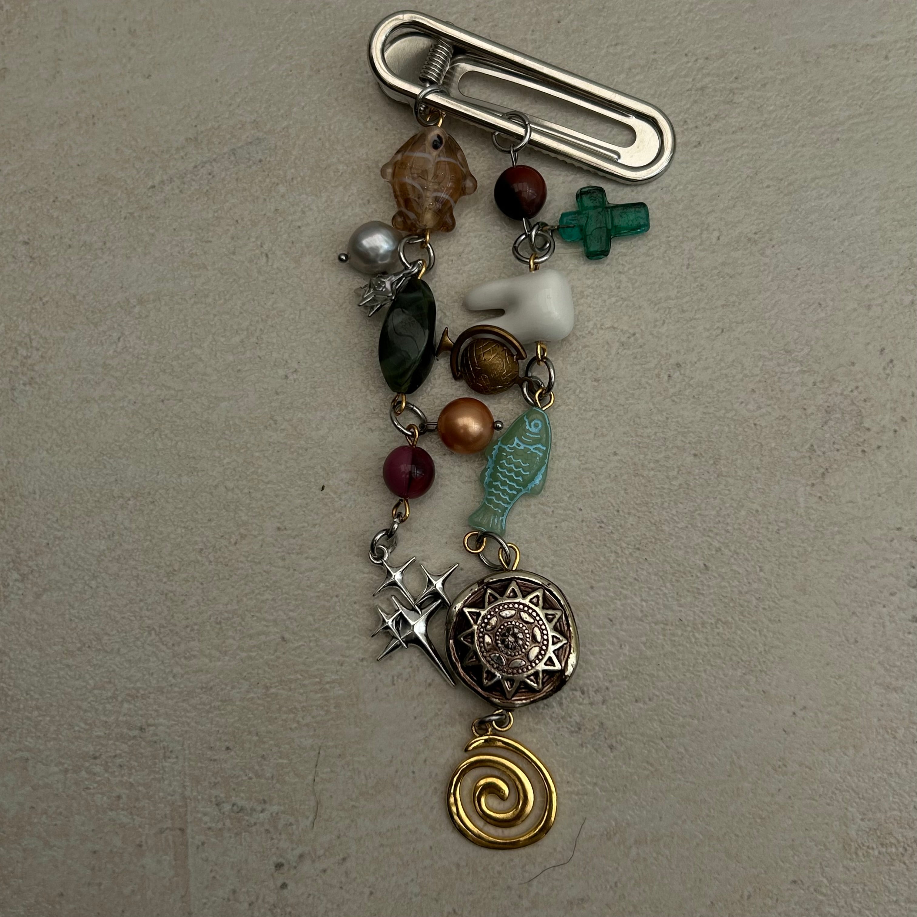 Cluster clutter hair clip
