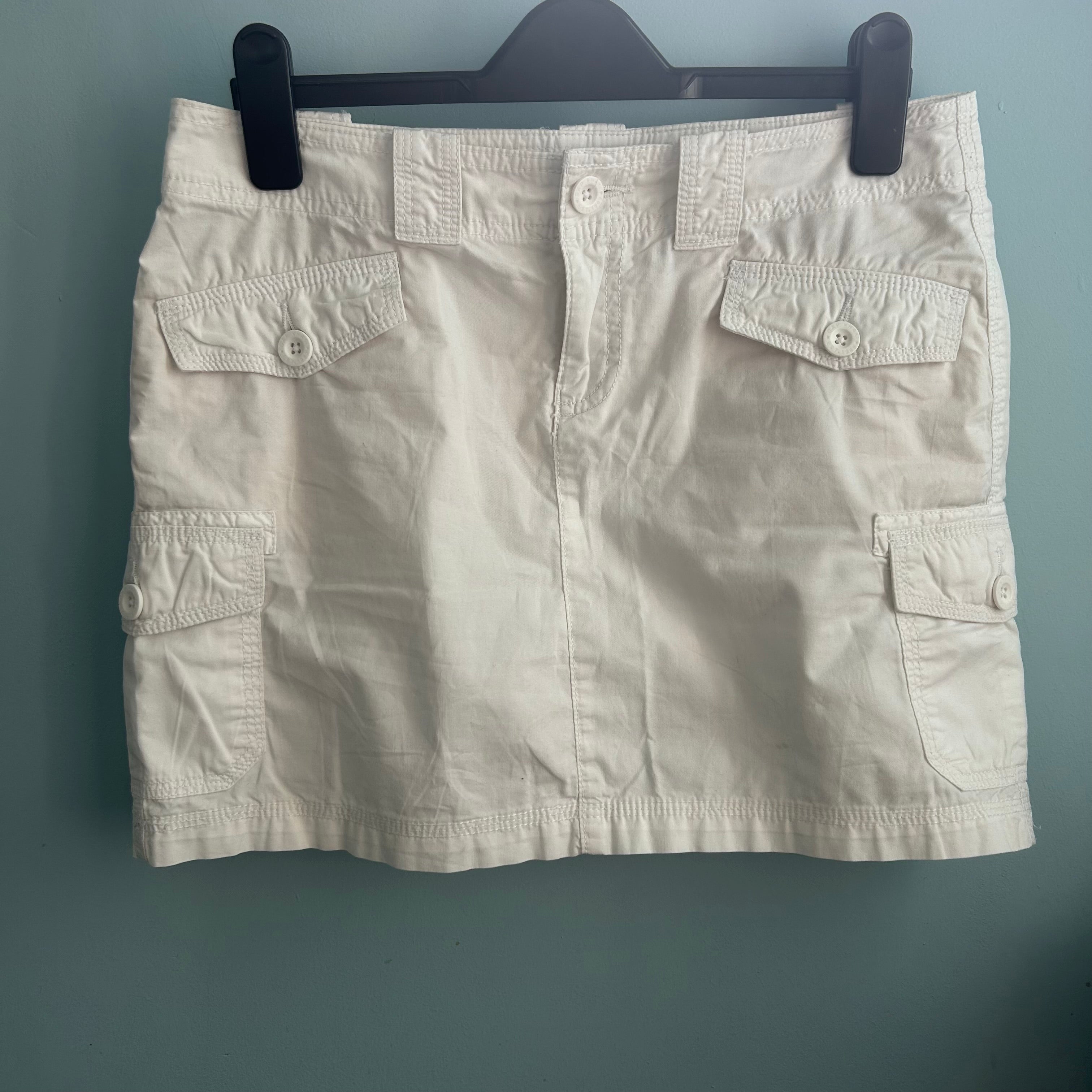 Vintage Gap white mini cargo style skirt