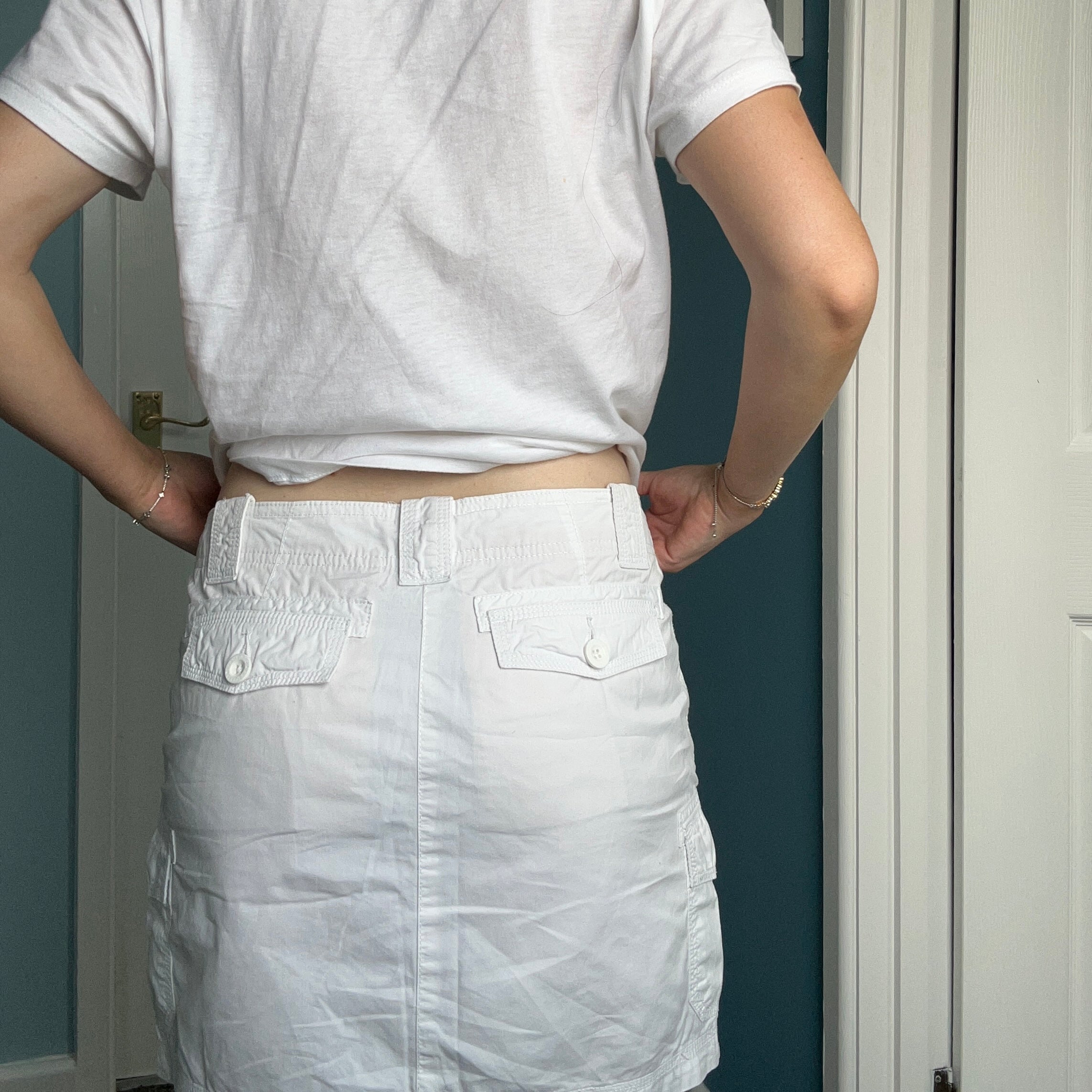Vintage Gap white mini cargo style skirt