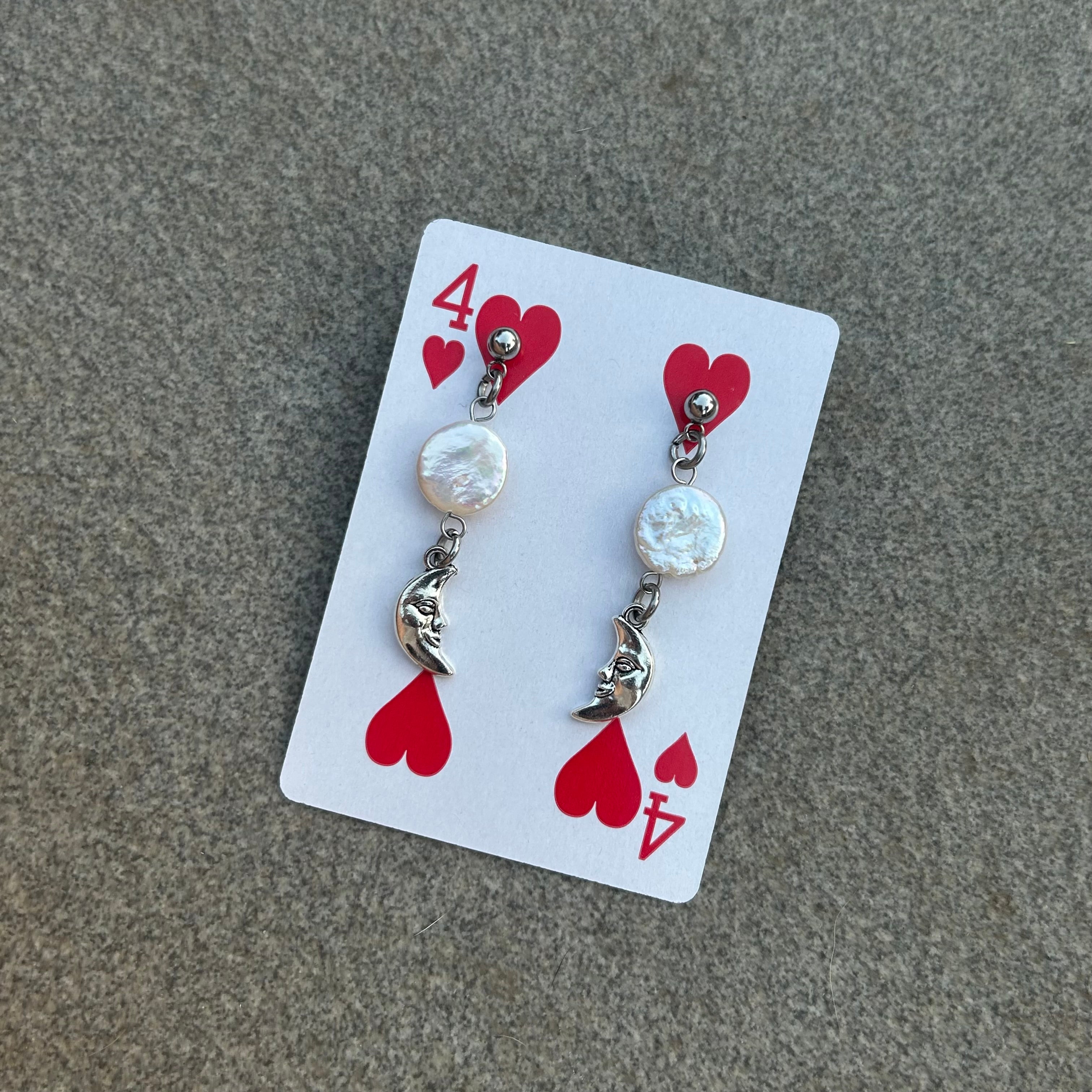 Moon pearl earrings