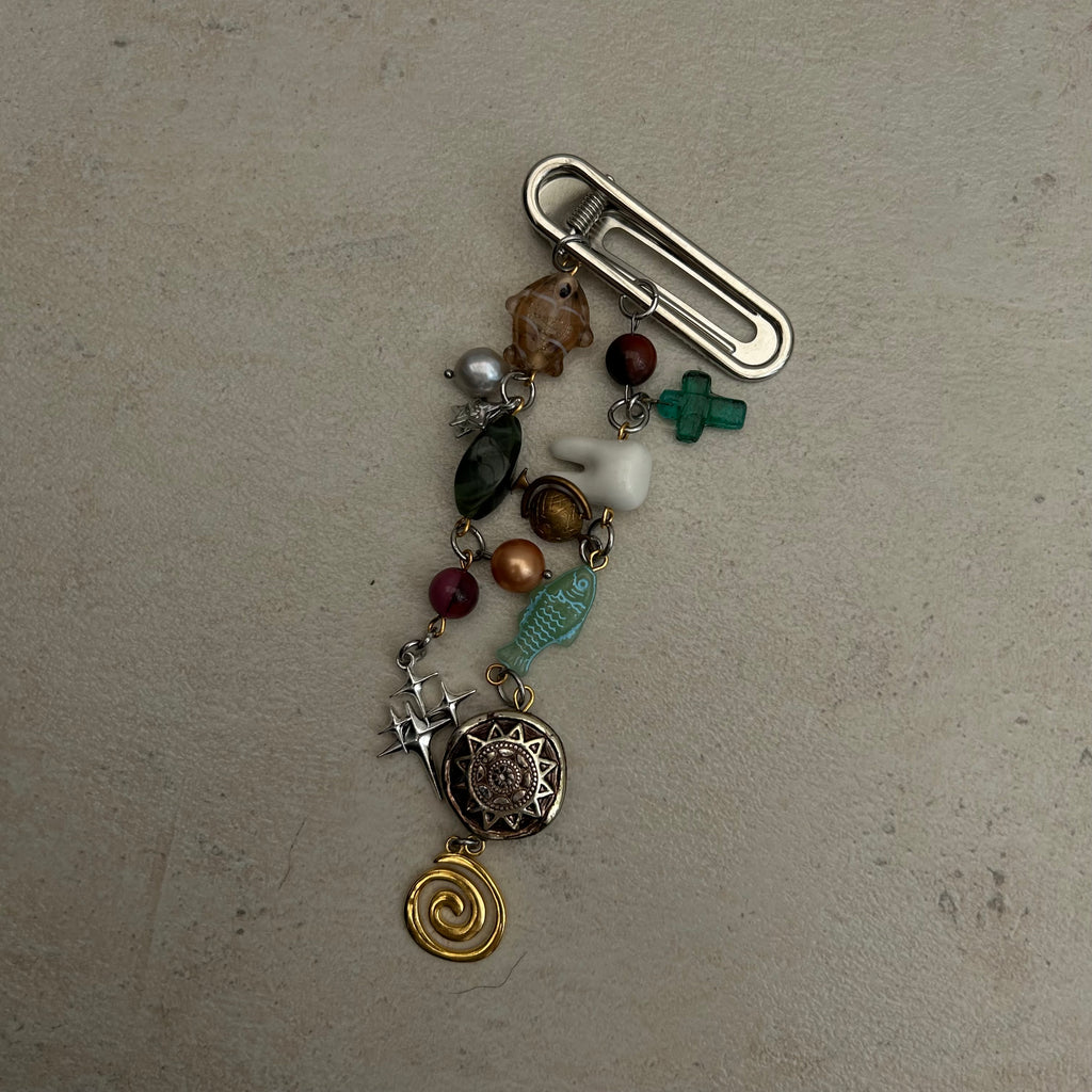 Cluster clutter hair clip