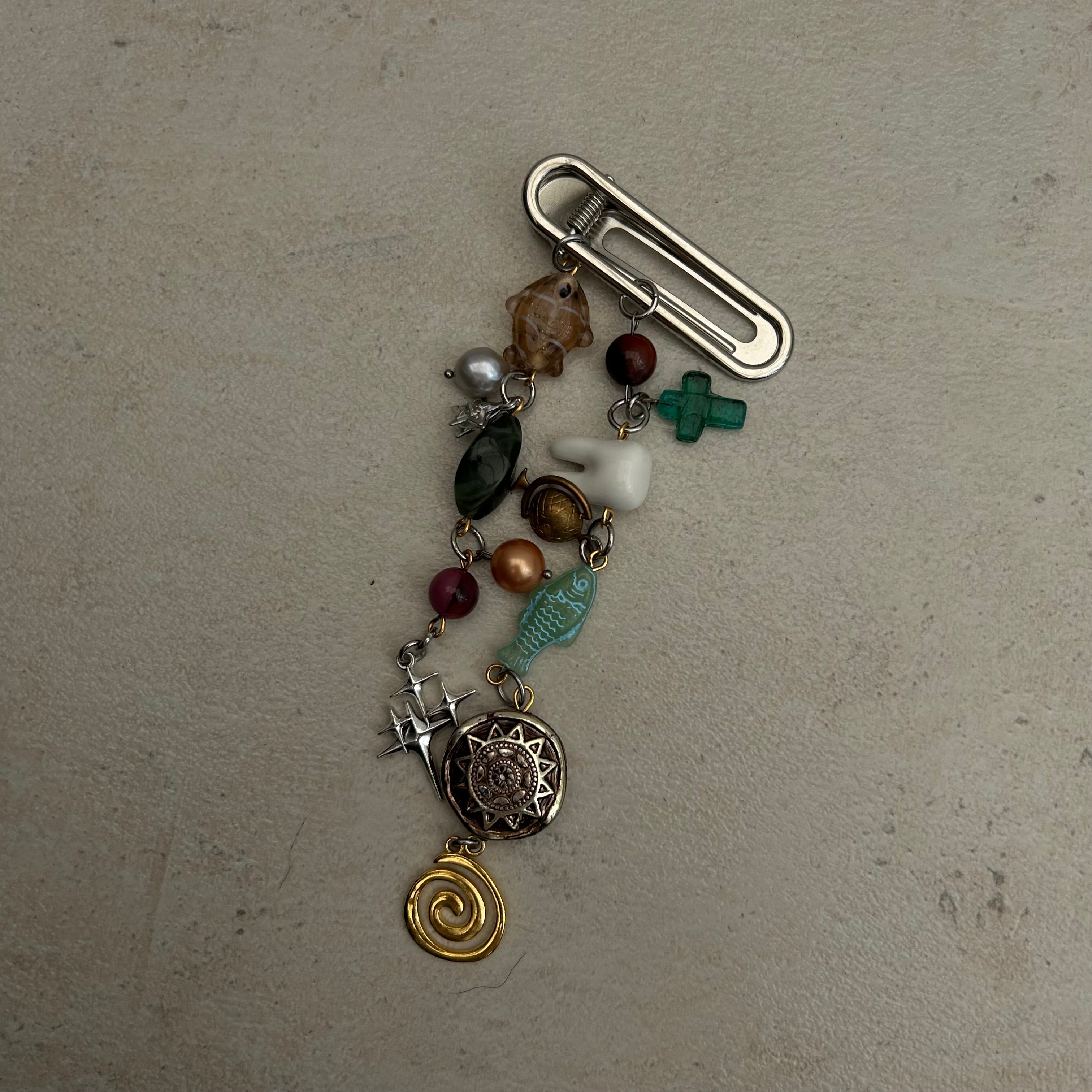 Cluster clutter hair clip
