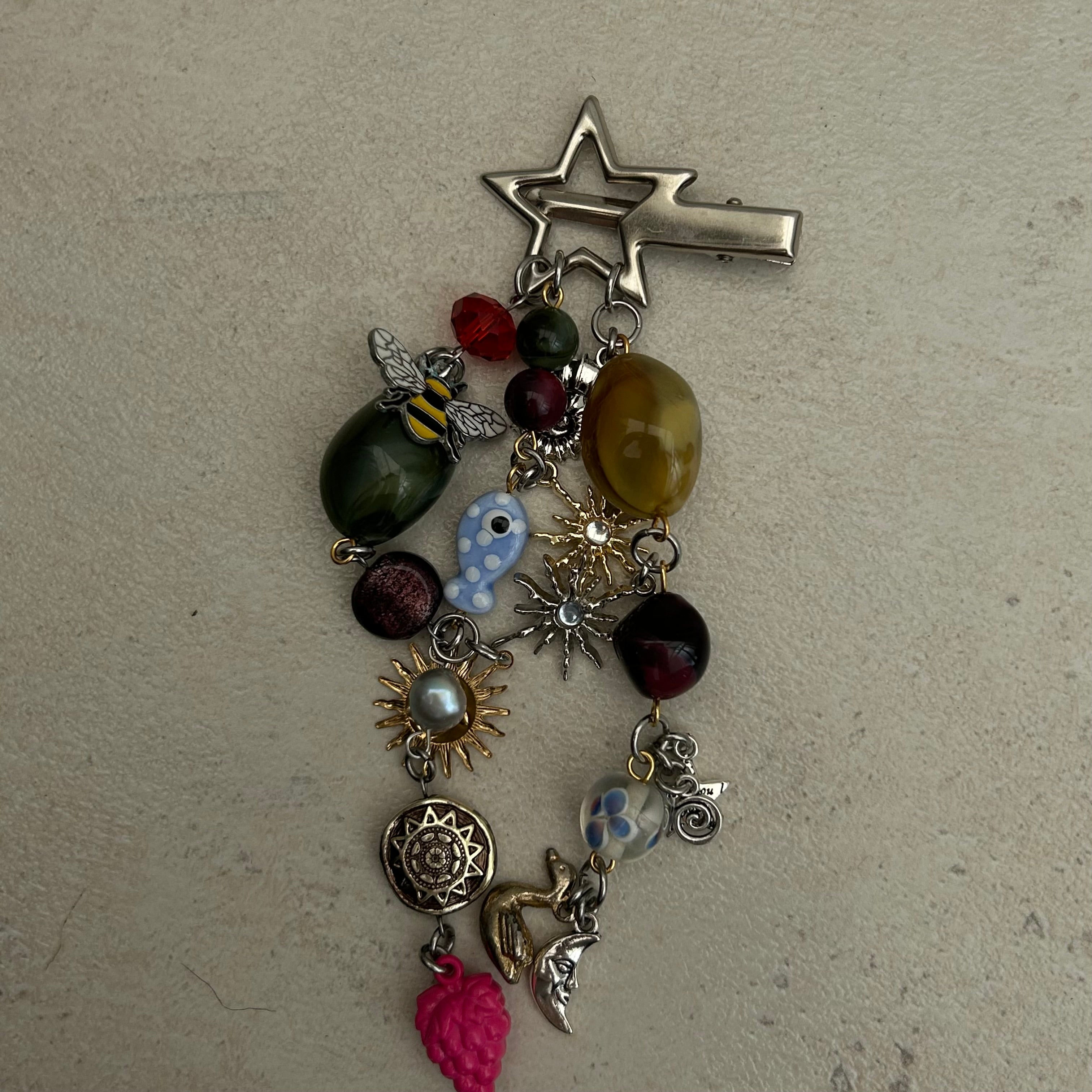 Cluster clutter fish berry clip