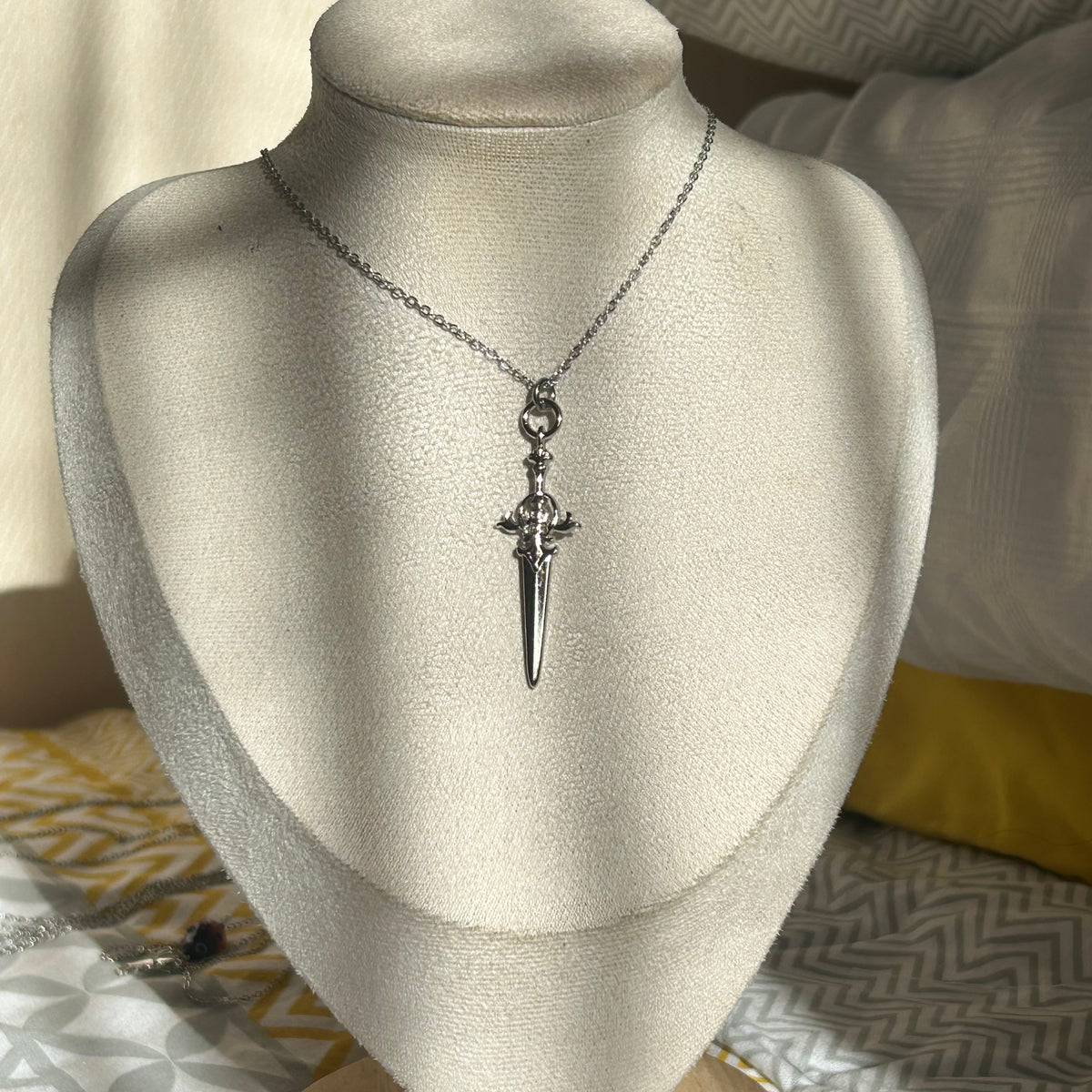 Sword pendant necklace