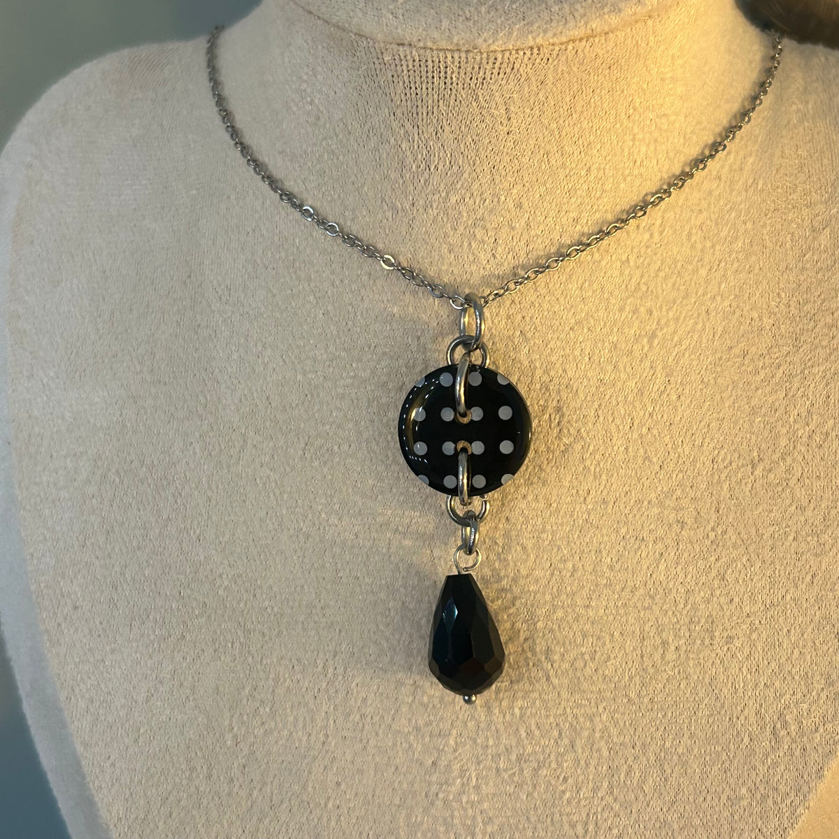 Polka dot button necklace