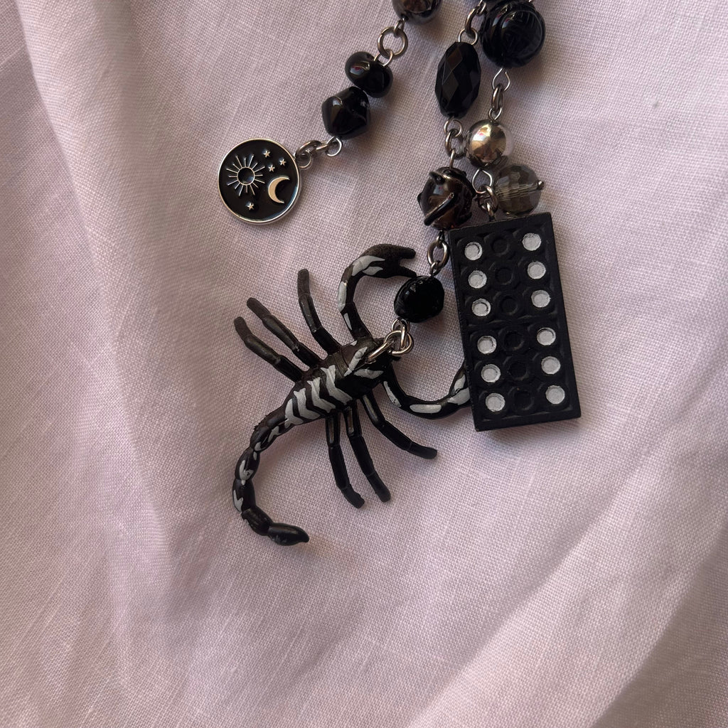 Scorpio domino clutter keyring