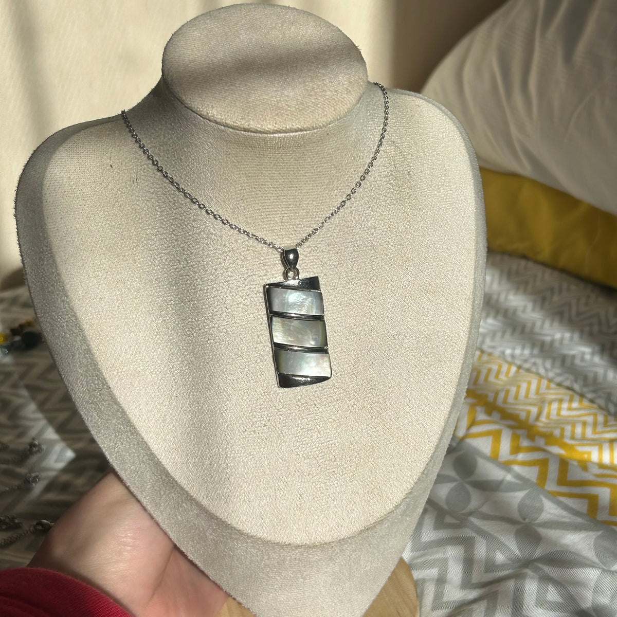 Mother of Pearl set grid necklace