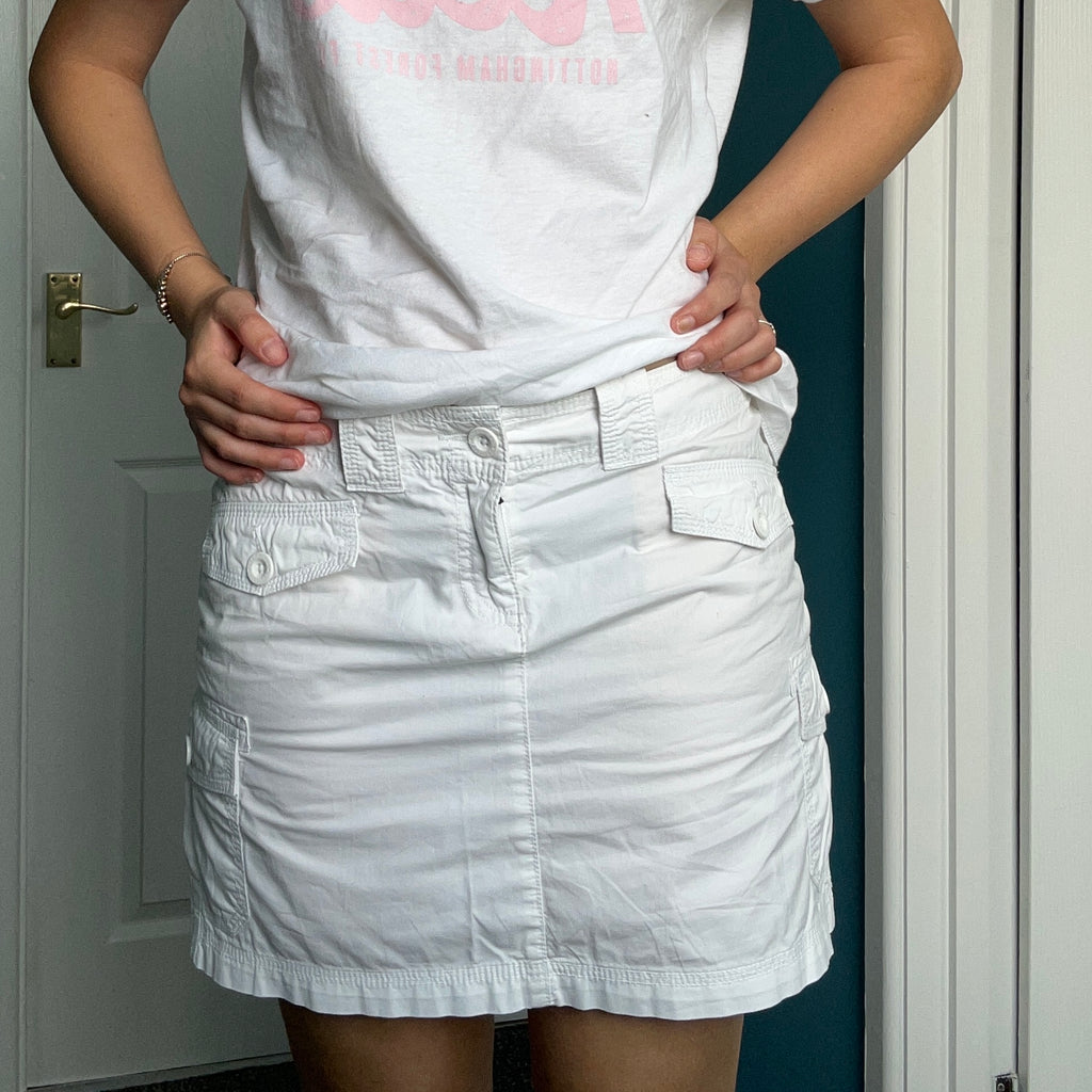 Vintage Gap white mini cargo style skirt